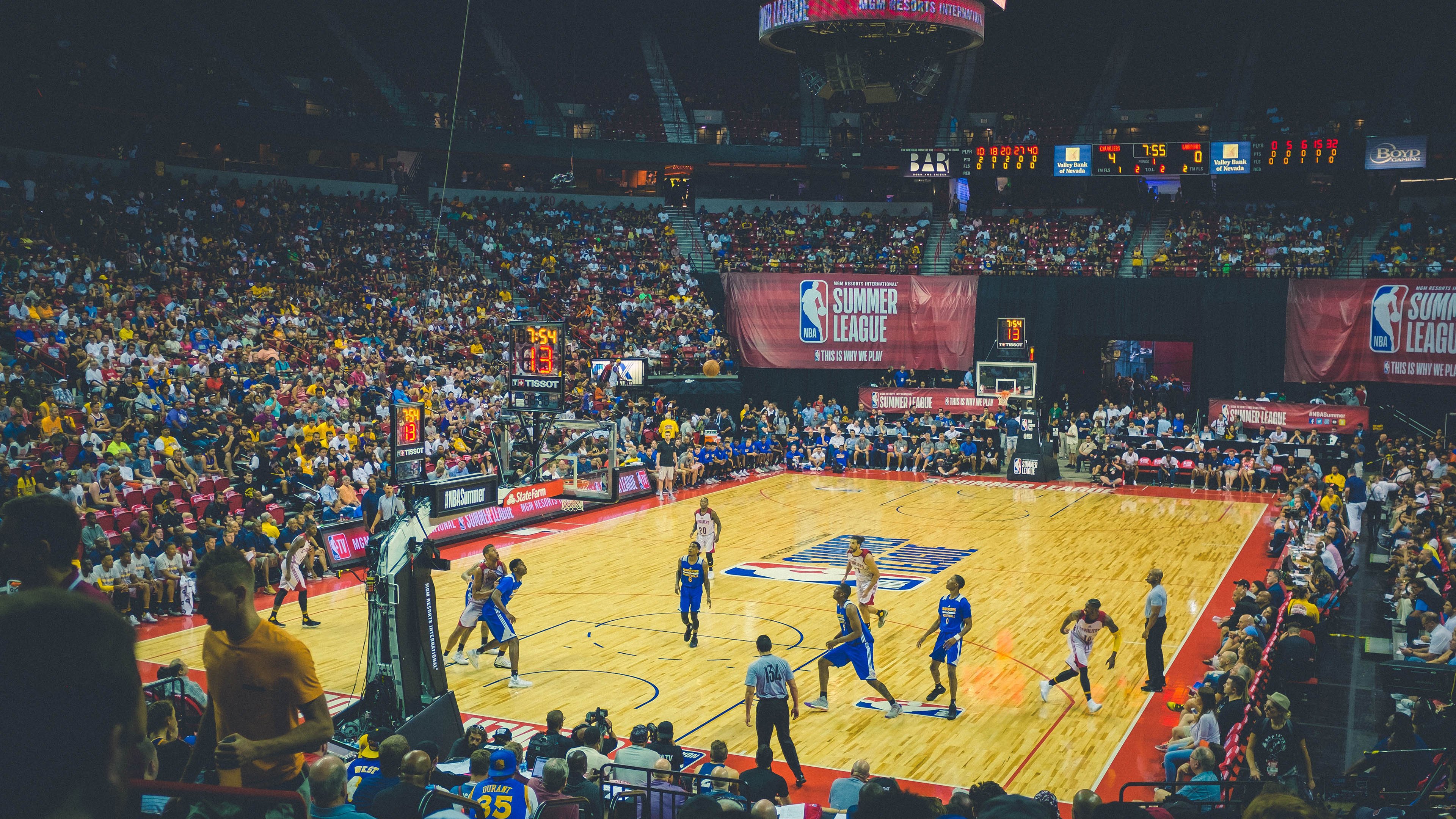 萨默·麦金托什赛后感谢家人和教练，麦金托什还是马金托什