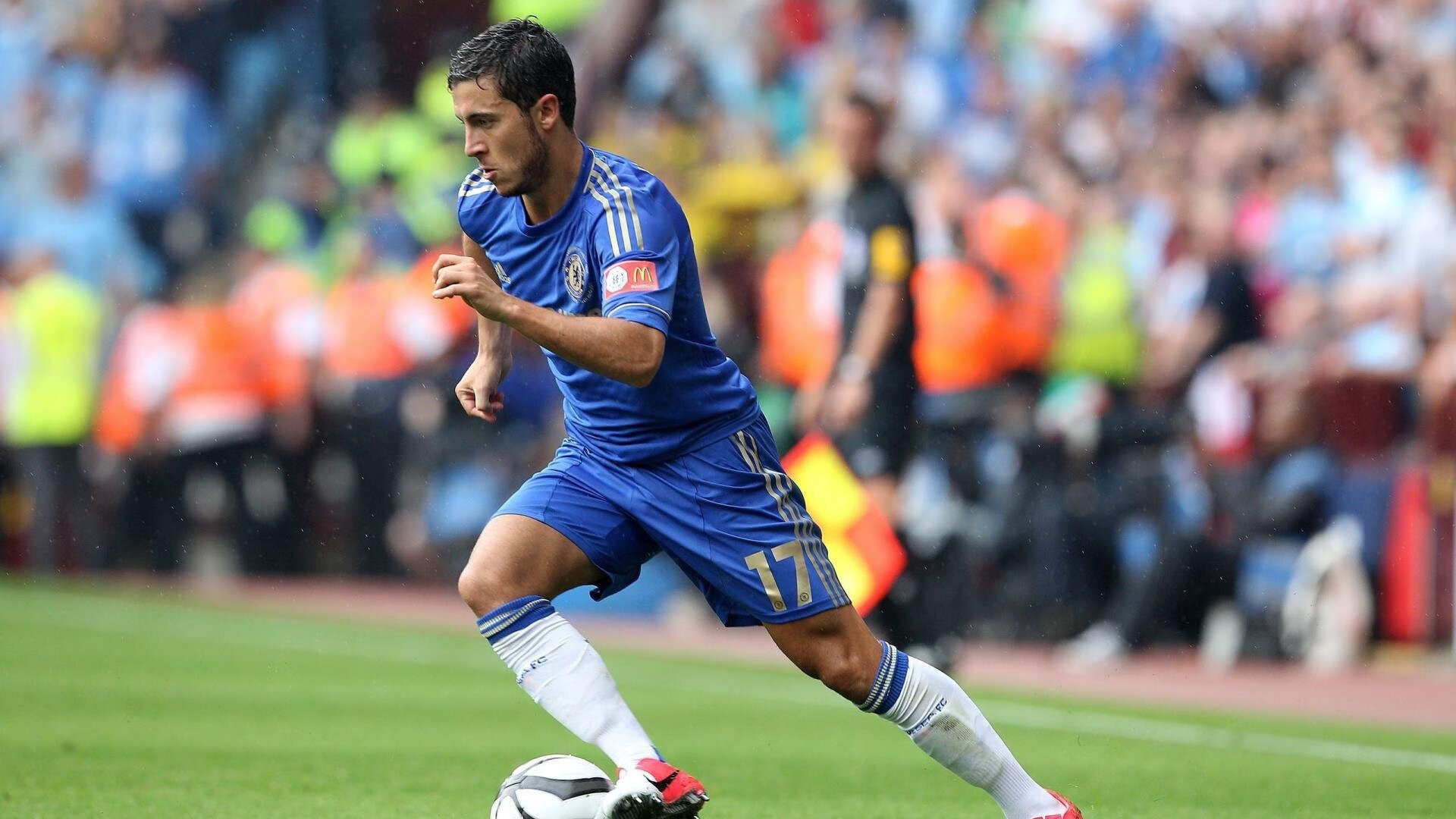 切尔西边后卫攻守兼备表现亮眼，切尔西边前卫