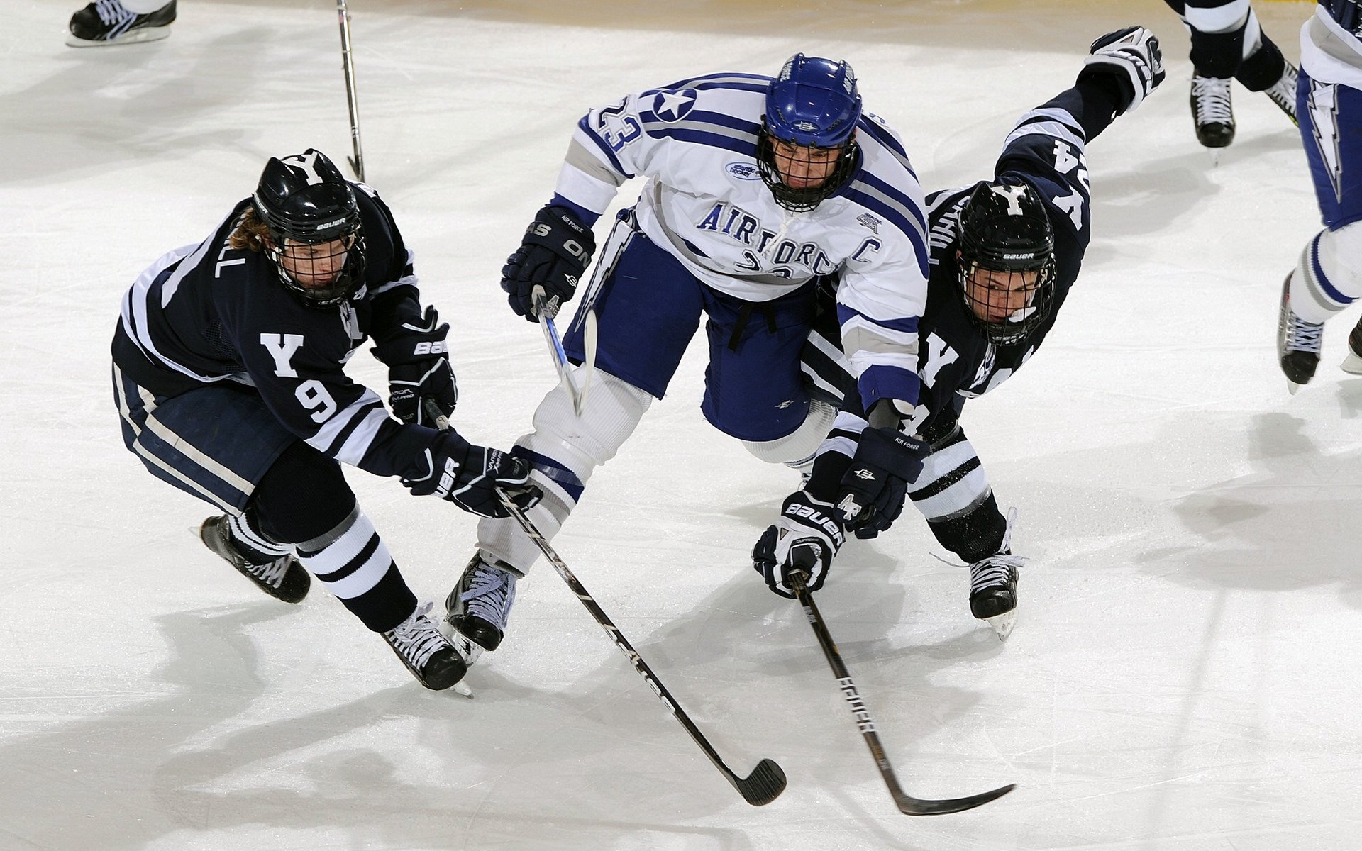 樊振东现场看英超，首次遇见“小胖”姆巴佩心情超好