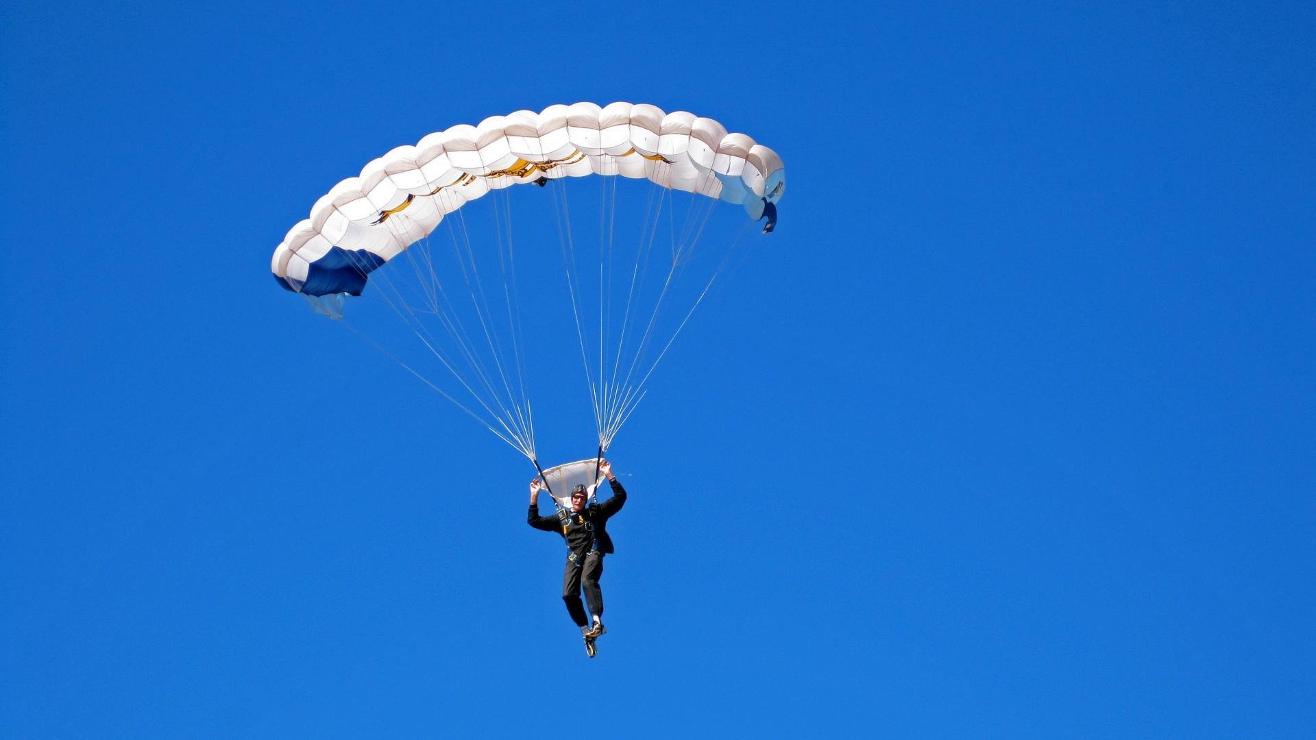 电竞直播平台应加强对内容标签的控制管理，电竞直播目标